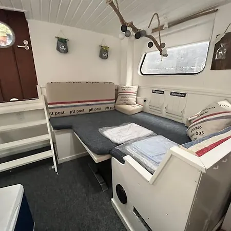 Classic Boat 4-6p Boco Living Marina Apartment *
